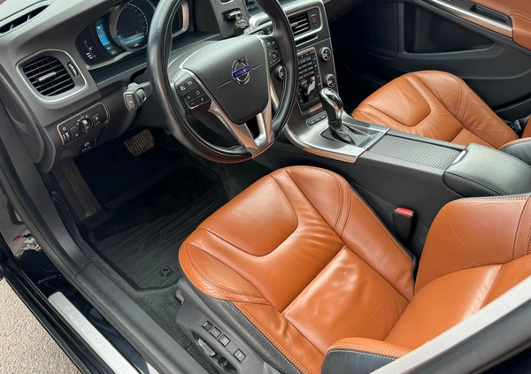 Volvo V60 cena 55900 przebieg: 210000, rok produkcji 2014 z Puławy małe 596